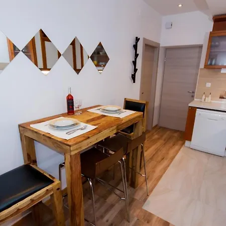 New Apt Near Beaches & Old Town, With Free Parking Appartement Split