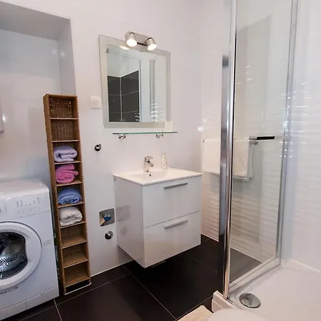 New Apt Near Beaches & Old Town, With Free Parking